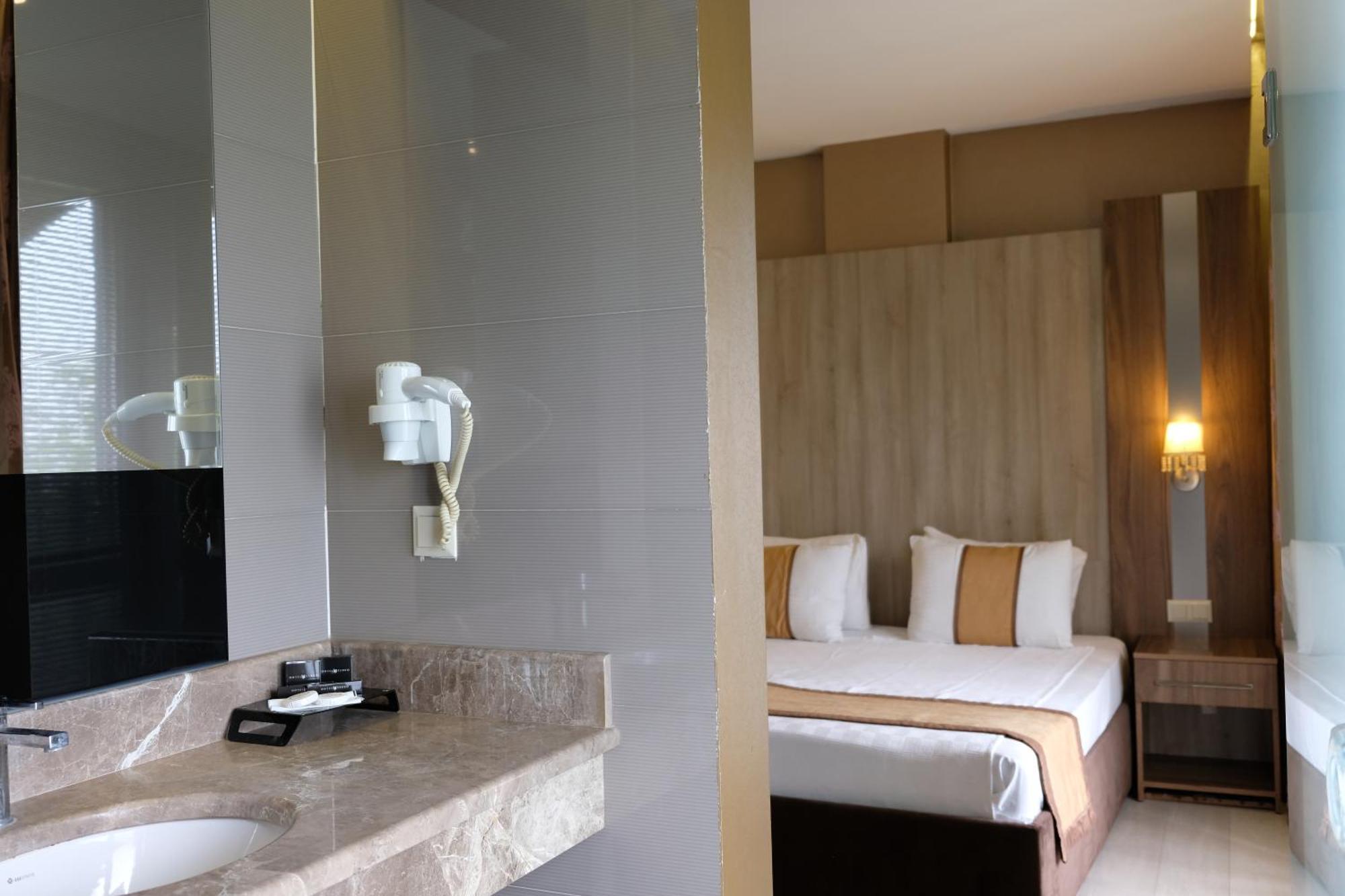 Royal Capital Hotel Bursa Exterior photo